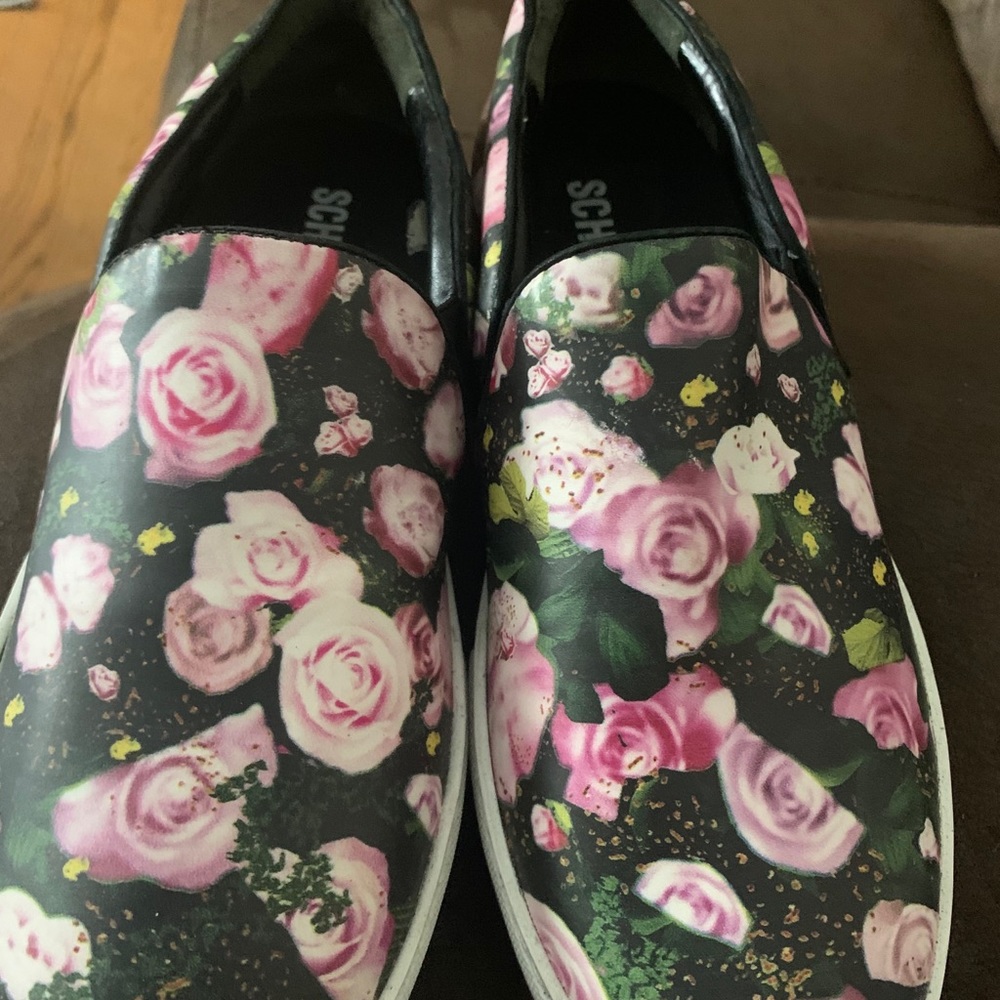 Shoes - Picture 2 of 4